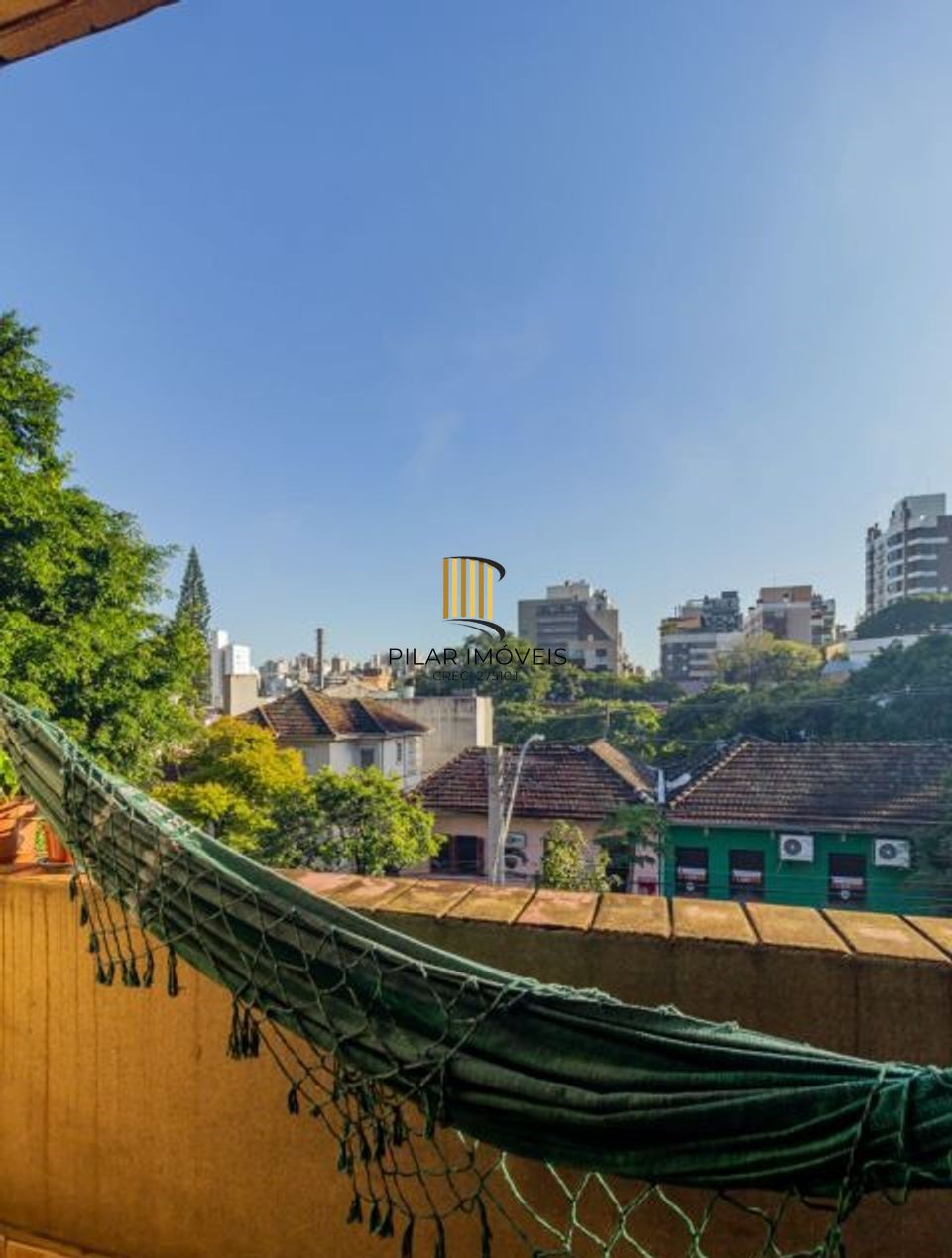 Vende-se apartamento com 3 quartos, 87m² e sacada - Petrópolis