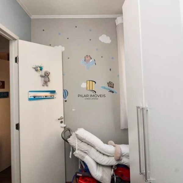 Vende-se apartamento com 2 quartos, 84 m² e 1 vaga - Menino Deus