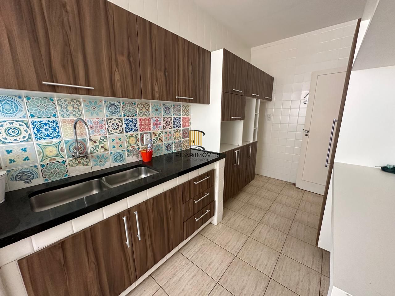 Vende-se apartamento 3 quartos, dependencia completa - 83m² - Bom fim