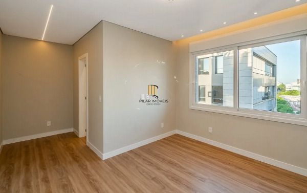 Vende-se luxuosa cobertura com 270m²- 3 suítes, 3 vagas e piscina no Auxiliadora