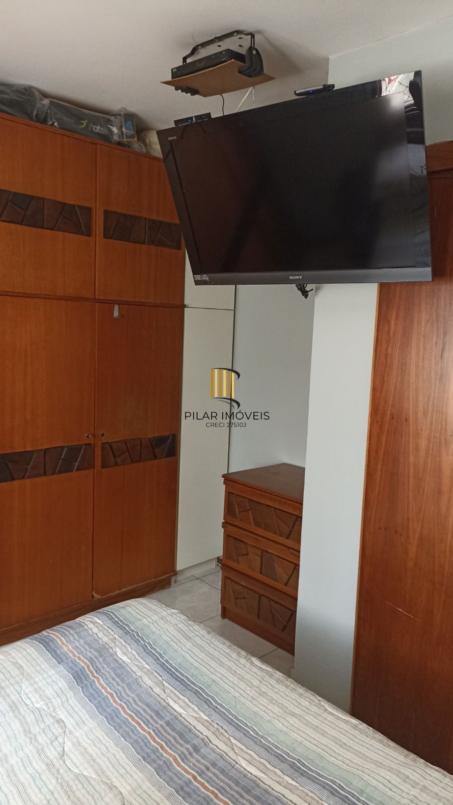 Vende-se apartamento de 1 dormitório com sacada e 47m² - Cidade Baixa