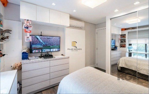 Apartamento de 192m² com 3 Suítes, 3 Vagas e Móveis Planejados de Alto Padrão Próximo à Praça da Encol