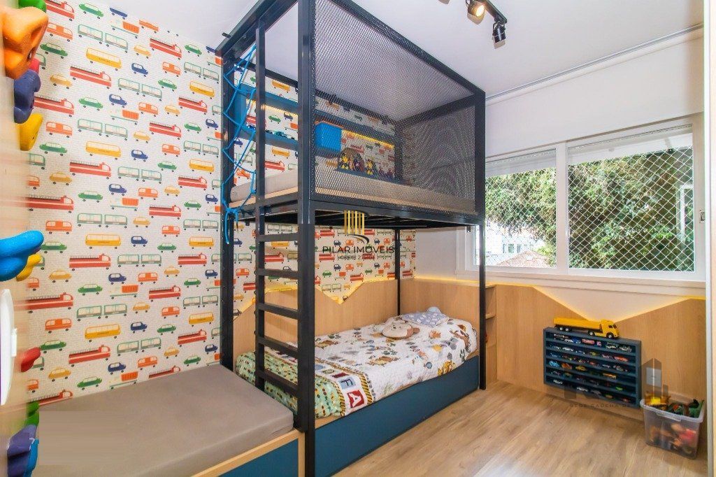 Vende-se belo apartamento a 2 quadras do Parcão, 3 quartos com suíte e vaga coberta - 110m² - Auxiliadora