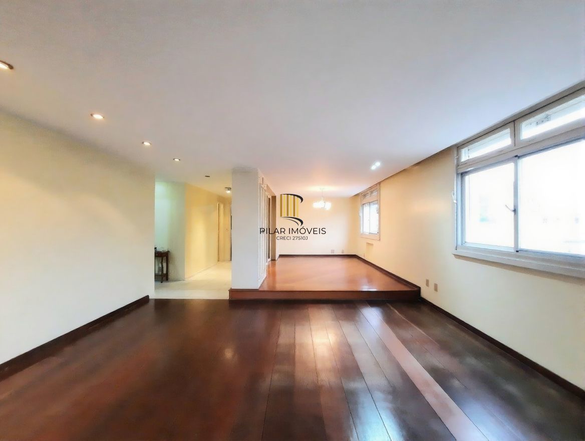 Vende-se apartamento com 3 quartos(1 suíte), 184m² e 2 vagas - Bom Fim