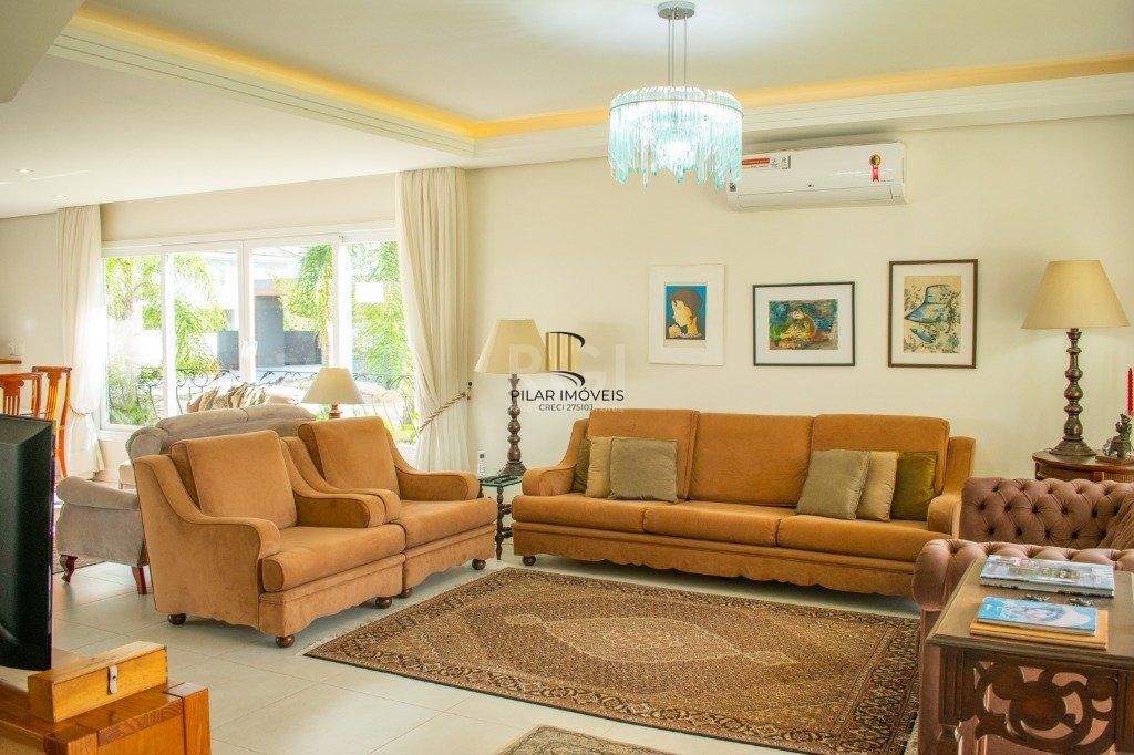 Casa para Venda - 243.12m², 4 dormitórios, sendo 1 suites, 4 vagas - São Vicente