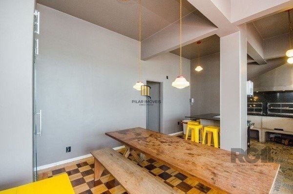 Amplo Apartamento de 3 quartos com suíte e 2 sacadas, com Vista para o Guaíba e 1 Vaga - Moinhos de Vento - 126m²