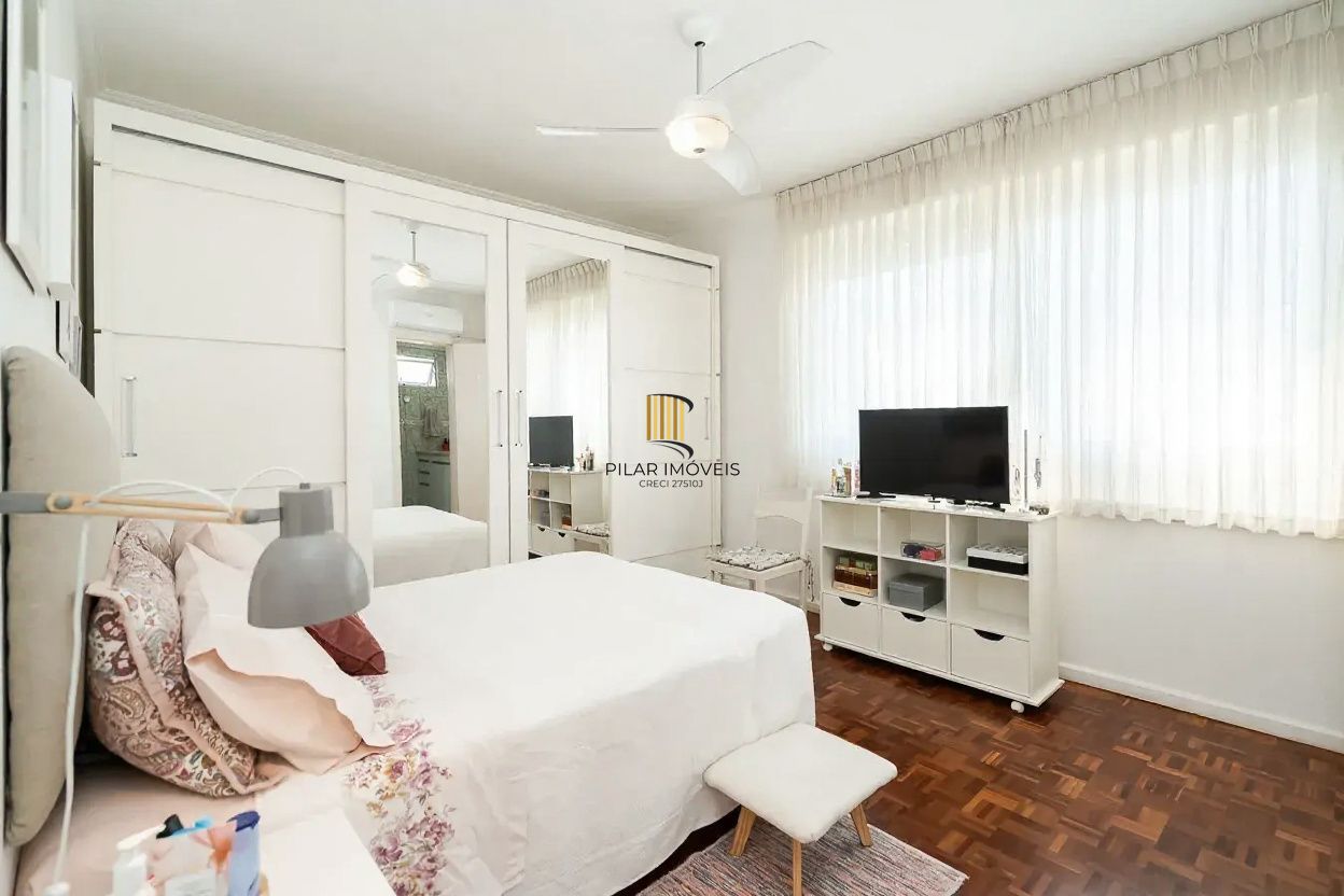 Vende-se apartamento com 3 quartos (1 suíte), 139 m², 2 vagas – Moinhos de Vento