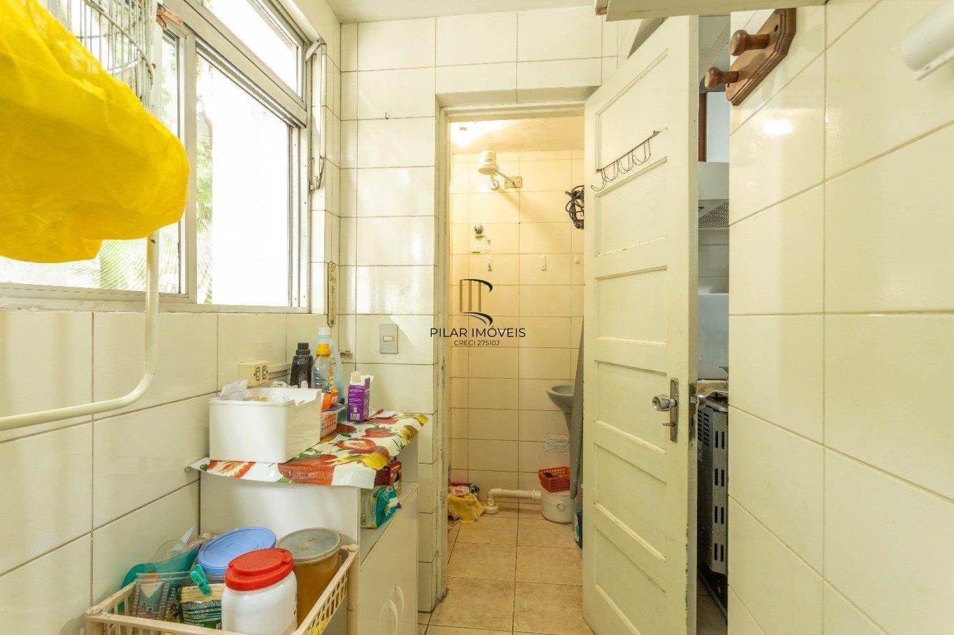 Vende-se cobertura com 3 quartos,(1 suíte) e 1 vaga – 167 m² – Bom Fim