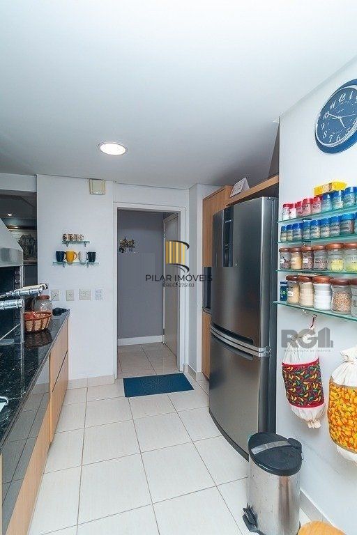 Apartamento 3 dormitórios, 1 suíte, 2 vagas de garagem no Bairro Bela Vista.