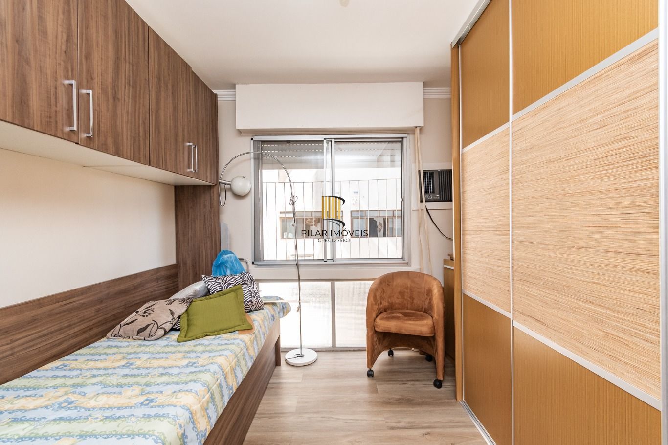 Vende-se apartamento com 3 quartos (1 suíte), 133 m² e 1 vaga – Petrópolis