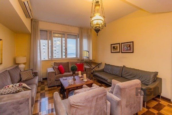 Amplo Apartamento de 3 quartos com suíte e 2 sacadas, com Vista para o Guaíba e 1 Vaga - Moinhos de Vento - 126m²