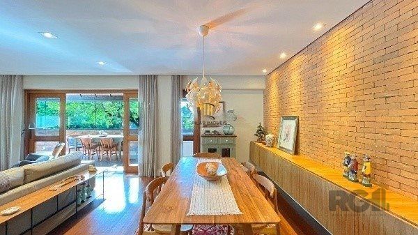 Apartamento de 200m², 4 quartos, 1 suíte e 4 vagas – Moinhos de Vento