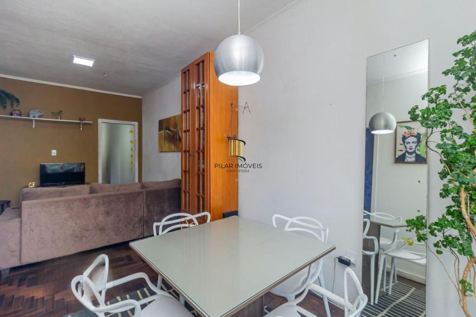 Vende-se apartamento com 3 quartos, 87m² e sacada - Petrópolis