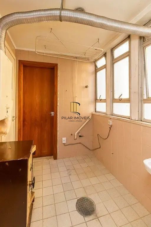 Vende-se apartamento com 3 quartos( 1 suíte), 111m² e 1 vaga – Auxiliadora