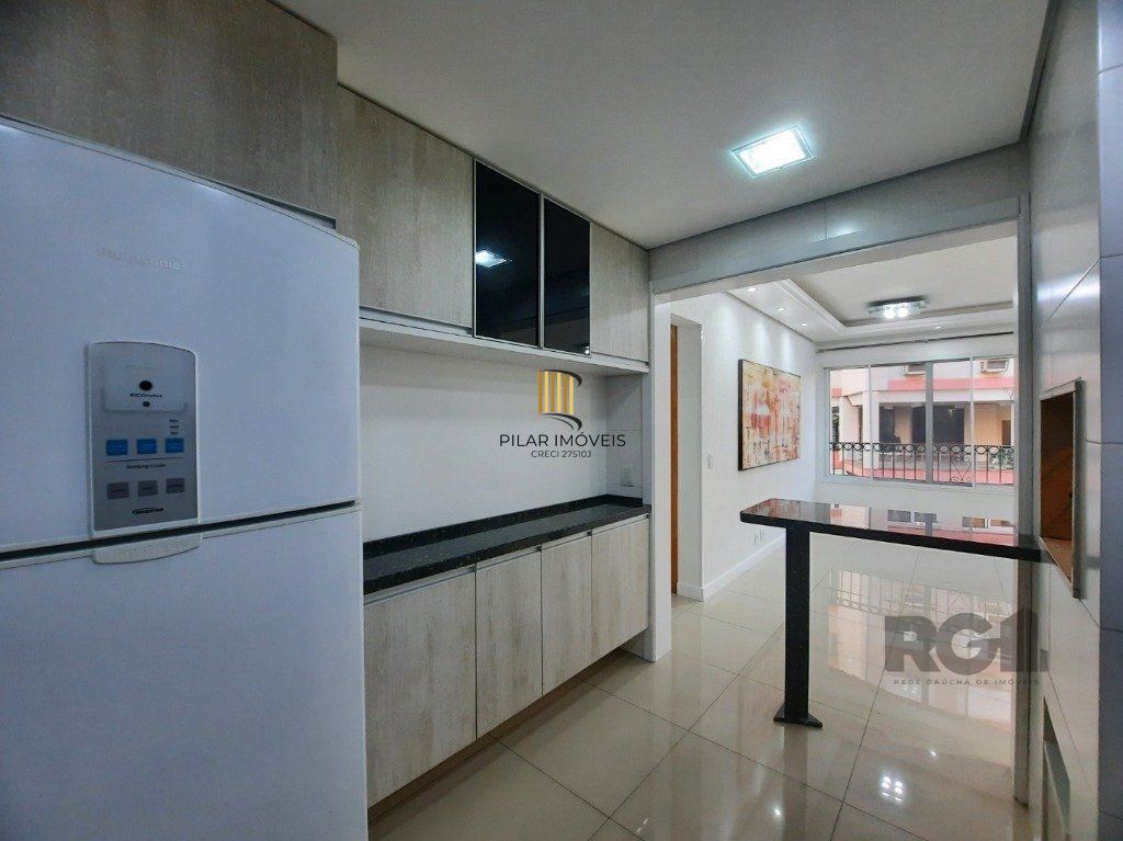 Vende-se apartamento impecável 2 quartos com suíte, 2 vagas cobertas, próximo da PUCRS - 80m² - Jardim Botânico