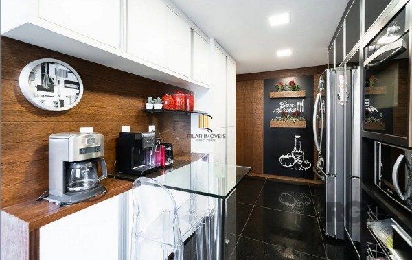Apartamento de 192m² com 3 Suítes, 3 Vagas e Móveis Planejados de Alto Padrão Próximo à Praça da Encol