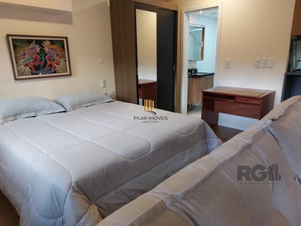Apartamento stidio com 1 dormitório, 1 vaga de garagem no Bairro Auxiliadora.