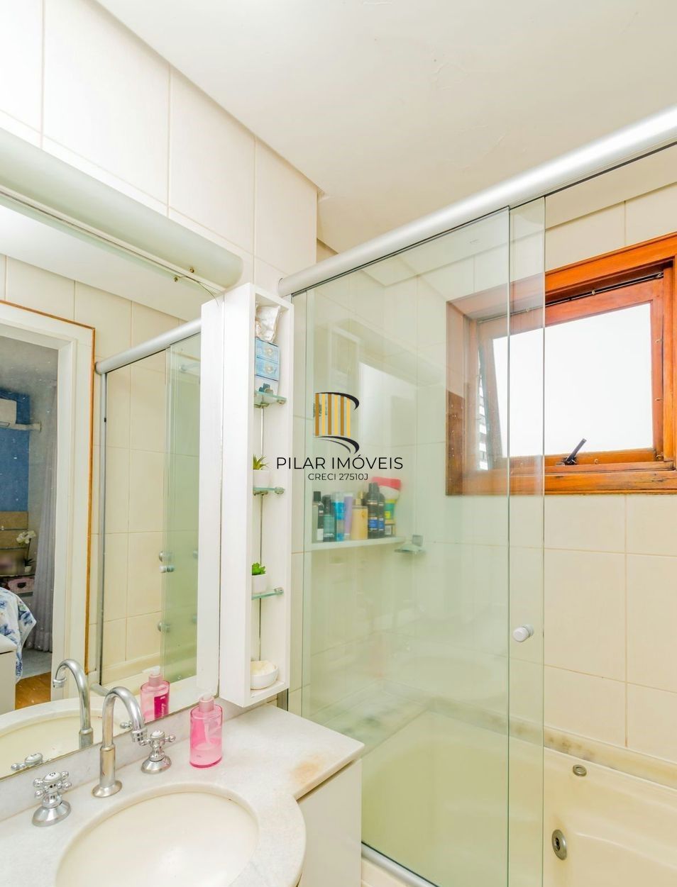 Vende-se apartamento com 3 quartos, suíte e churrasqueira – 103 m² - Petrópolis