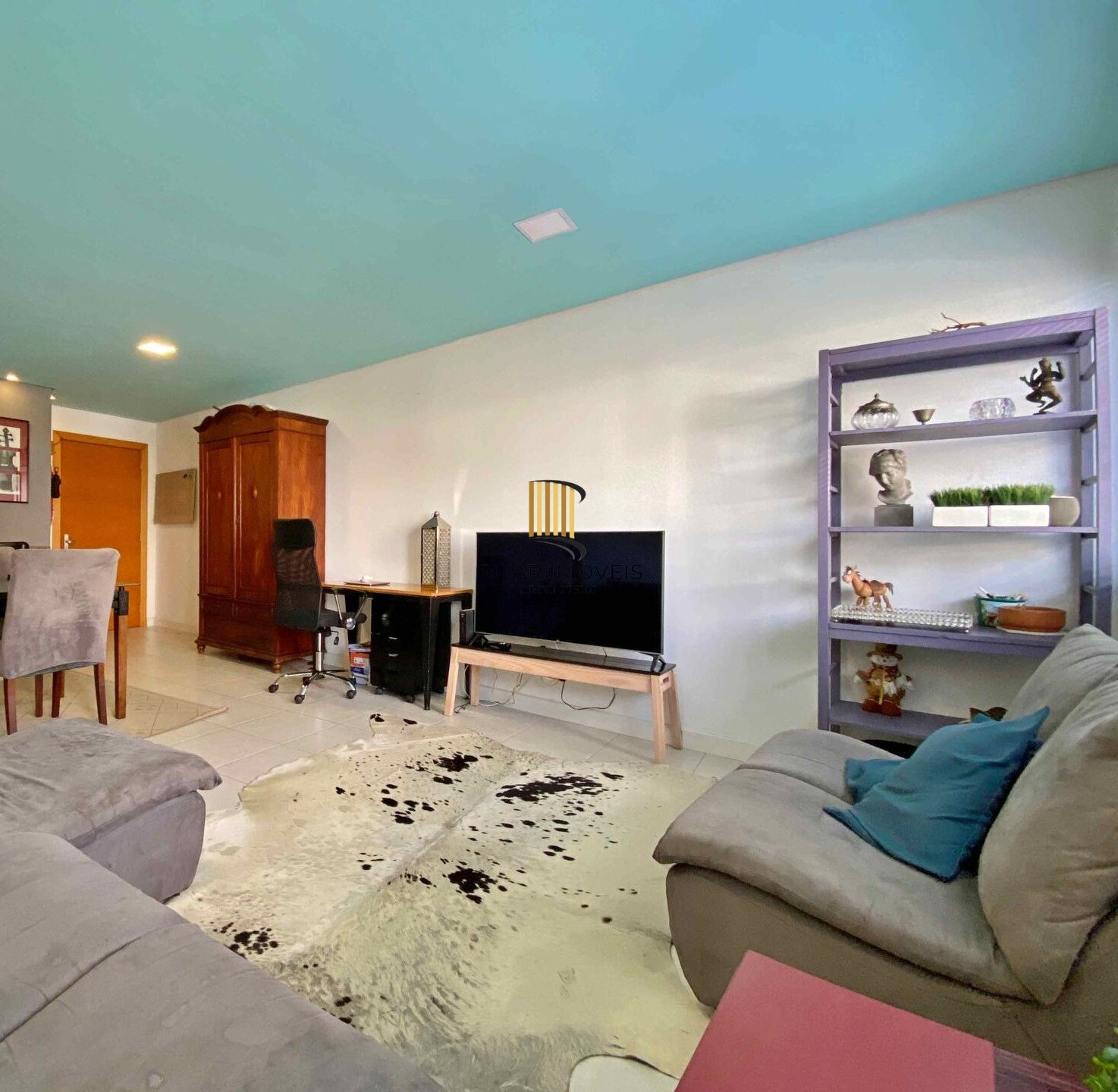 Vende-se apartamento com 2 quartos(1 suíte), 81m² e 2 vagas - Rio Branco