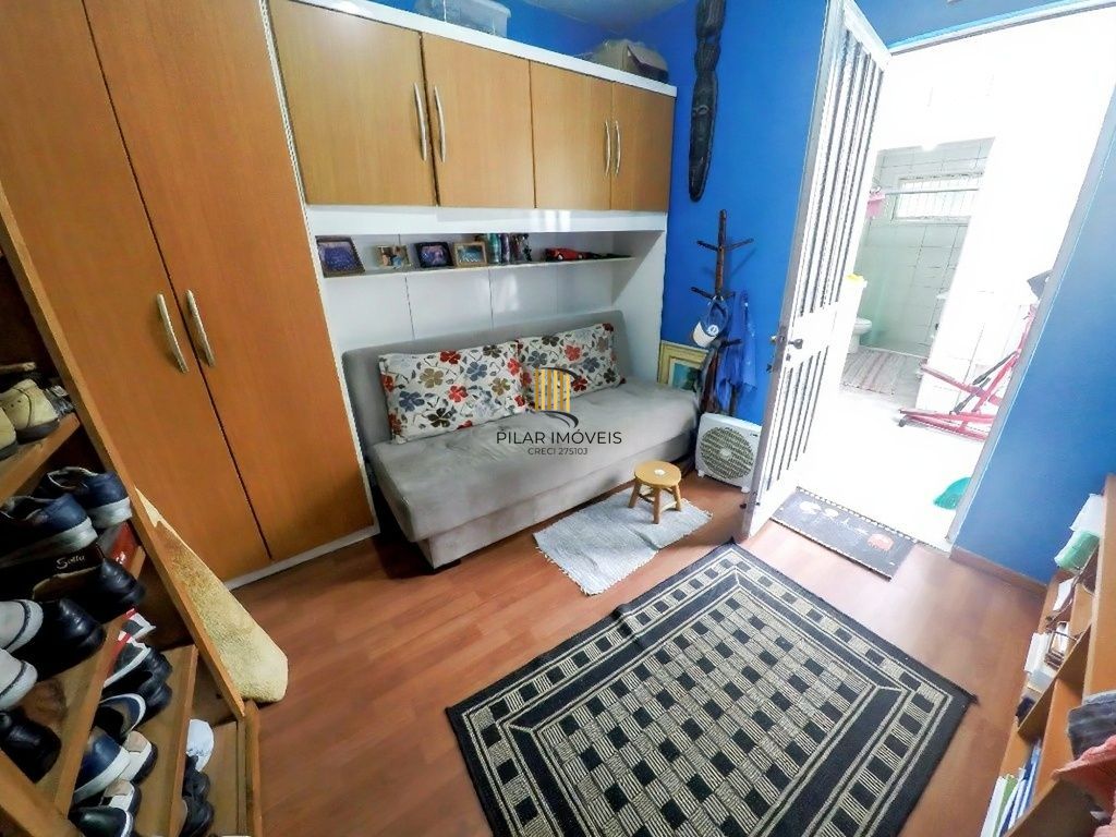 Vende-se casa com 4 quartos( 1 suíte), 156 m² e 2 vagas - Partenon