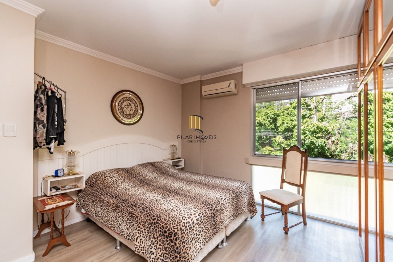 Vende-se apartamento com 3 quartos (1 suíte), 133 m² e 1 vaga – Petrópolis