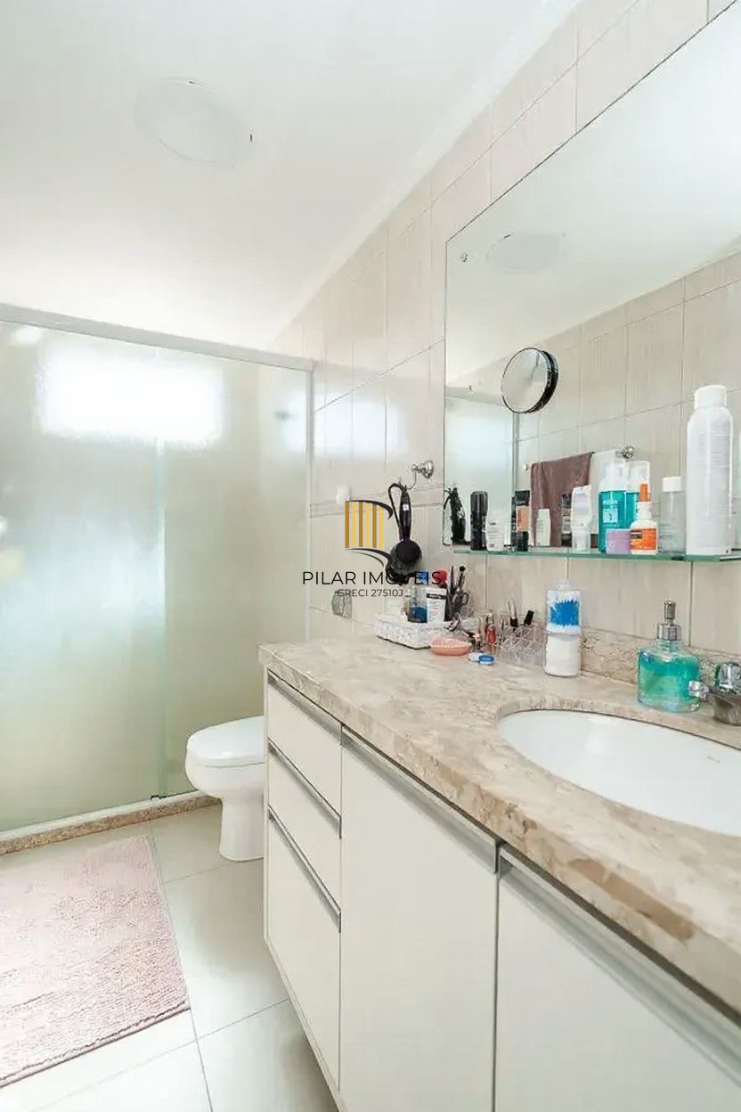 Vende-se apartamento com 3 quartos (1 suíte), 139 m², 2 vagas – Moinhos de Vento