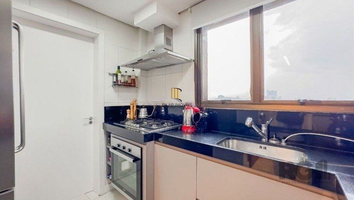 Vende-se apartamento 2 quartos, 1 suíte, 2 vagas – 80m² - Petrópolis