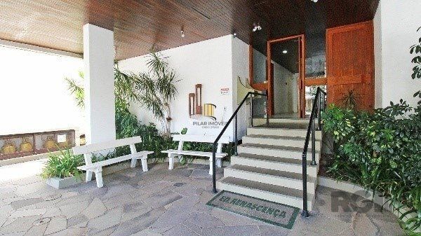 Amplo apartamento 2 quartos com vaga no Menino Deus - 71m²