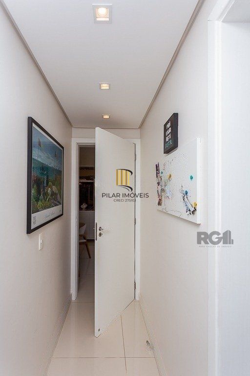 Apartamento 2 dormitórios, 1 suíte, 2 vagas no Bairro Petrópolis