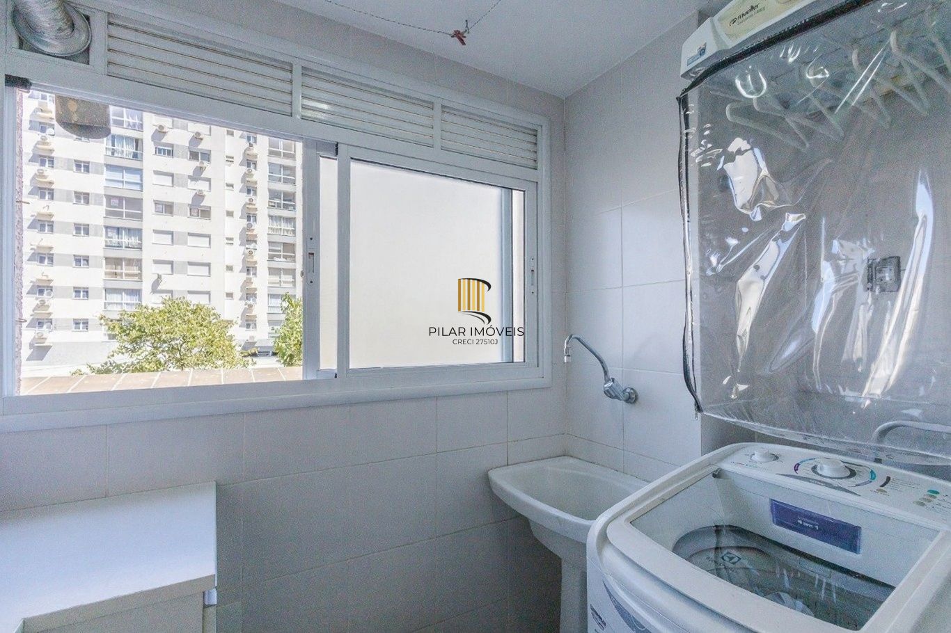 Vende-se apartamento com 2 quartos (1 suíte), 68m² e 1 vaga – Passo da Areia