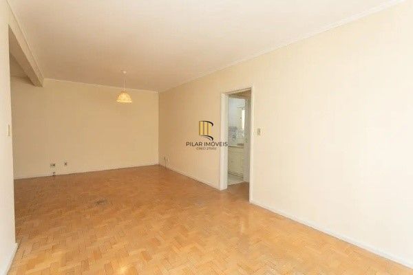 Vende-se apartamento com 3 quartos, 1 suíte, 2 vagas e 116m² - Moinhos de Vento