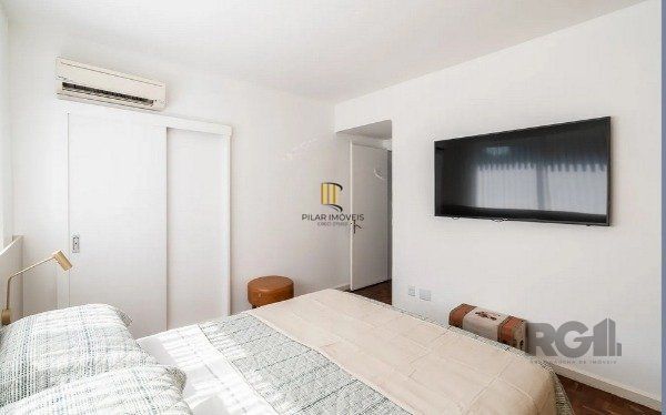 Vende-se apartamento 3 quartos com suíte e duas vagas - 134m² - Moinhos de Vento