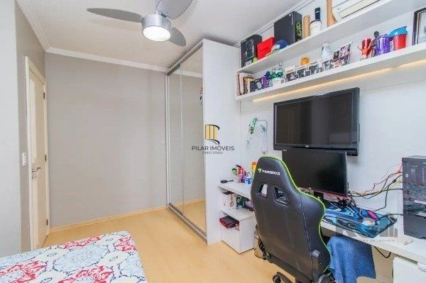 Casa  impecável com 3 quartos (1 suíte) e 2 vagas cobertas,