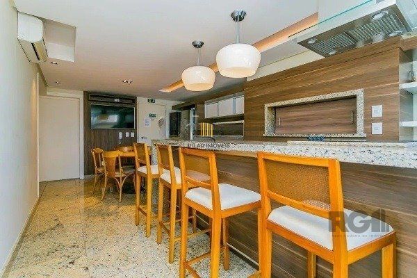 Vende-se amplo apartamento 3 dorm c/ suíte, 3 vagas, churrasqueira, lareira - 113m² - Bela Vista