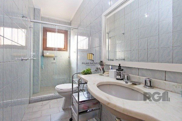 Vende-se bela cobertura 3 quartos com suíte, 2 vagas, dependencia completa em prédio com elevador - 220m² - Floresta