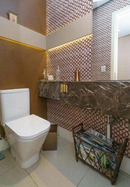 Vende-se apartamento com 3 suítes, 3 vagas e 136 m² - Petrópolis
