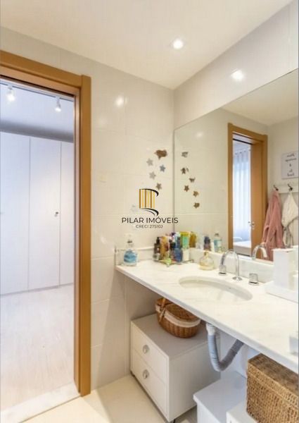 Apartamento mobiliado, 3 suítes, 2 vagas – 126m² – Petrópolis