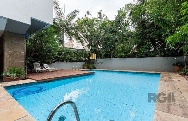 Vende-se apartamento 3 quartos com suíte e duas vagas - 134m² - Moinhos de Vento