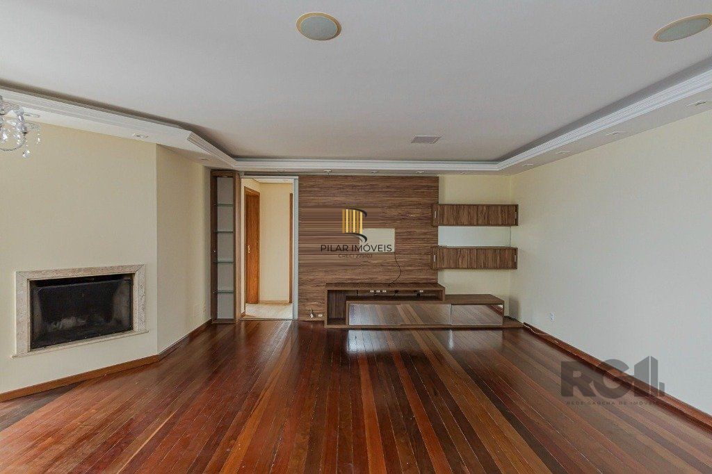 Vende-se excelente apartamento 3 quartos c/ suíte, 2 vagas, living com lareira, sacada e churrasqueira - 97m² - Auxiliadora