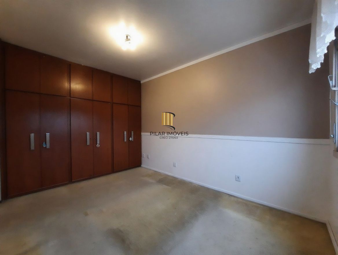 Vende-se apartamento com 3 quartos(1 suíte), 184m² e 2 vagas - Bom Fim