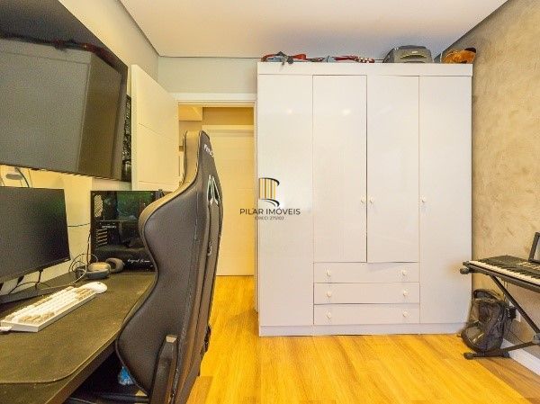 Apartamento com 4 quartos, 1 suíte e 2 vagas — 200 m² — Bela Vista