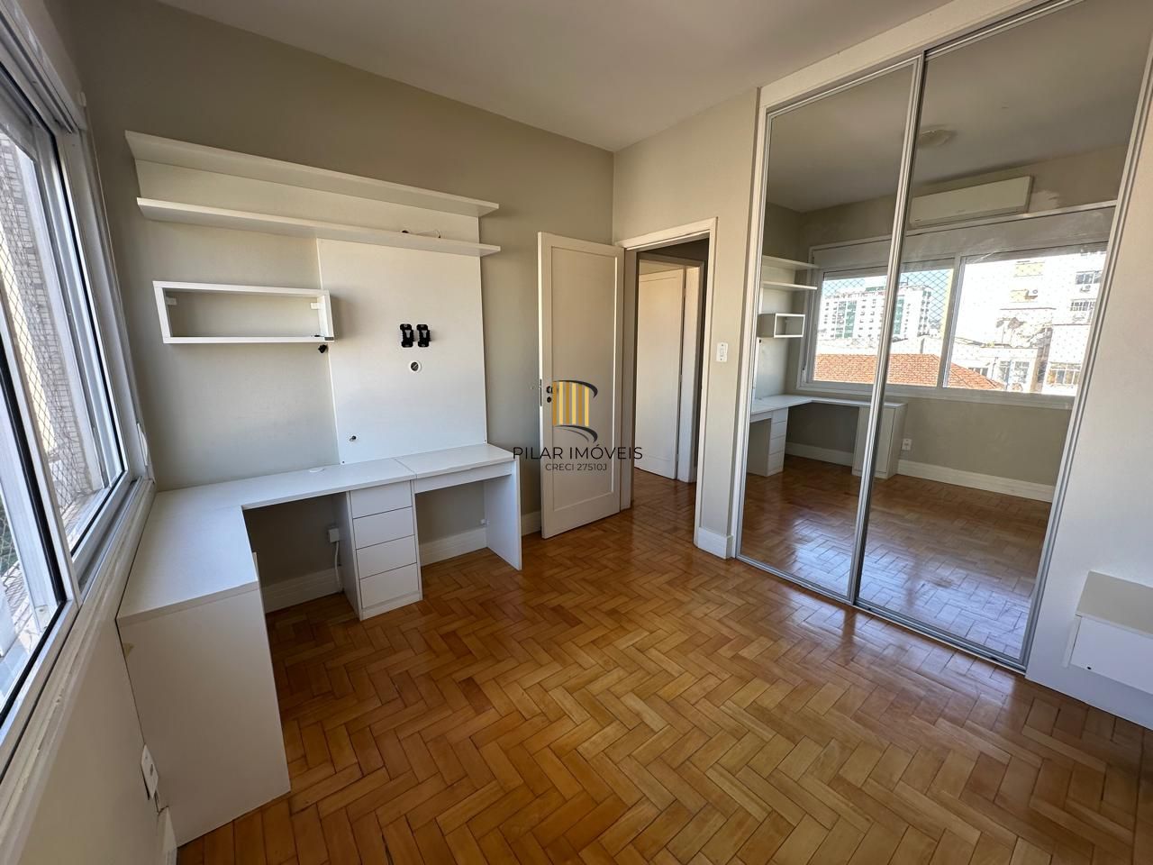 Vende-se apartamento 3 quartos, dependencia completa - 83m² - Bom fim