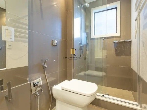 Vende-se amplo apartamento luxuoso 3 suítes e 3 vagas, hidro, mobiliado, dependência completa - 221m² - Bela Vista