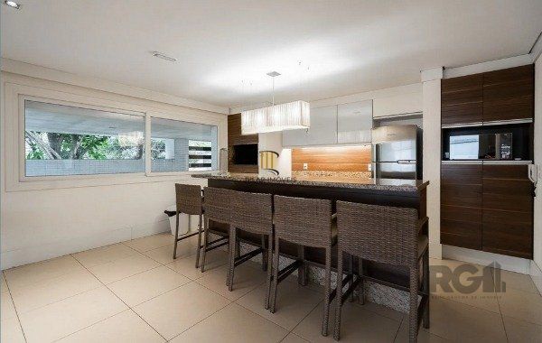 Vende-se luxuoso apartamento 3 suítes, 2 vagas a 50m da Encol - 148m² - Bela Vista