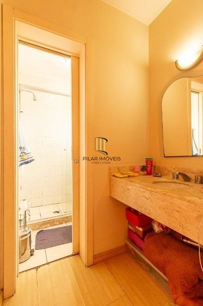 Cobertura com 3 quartos, 2 suítes e 2 vagas no Petrópolis – Vista deslumbrante!