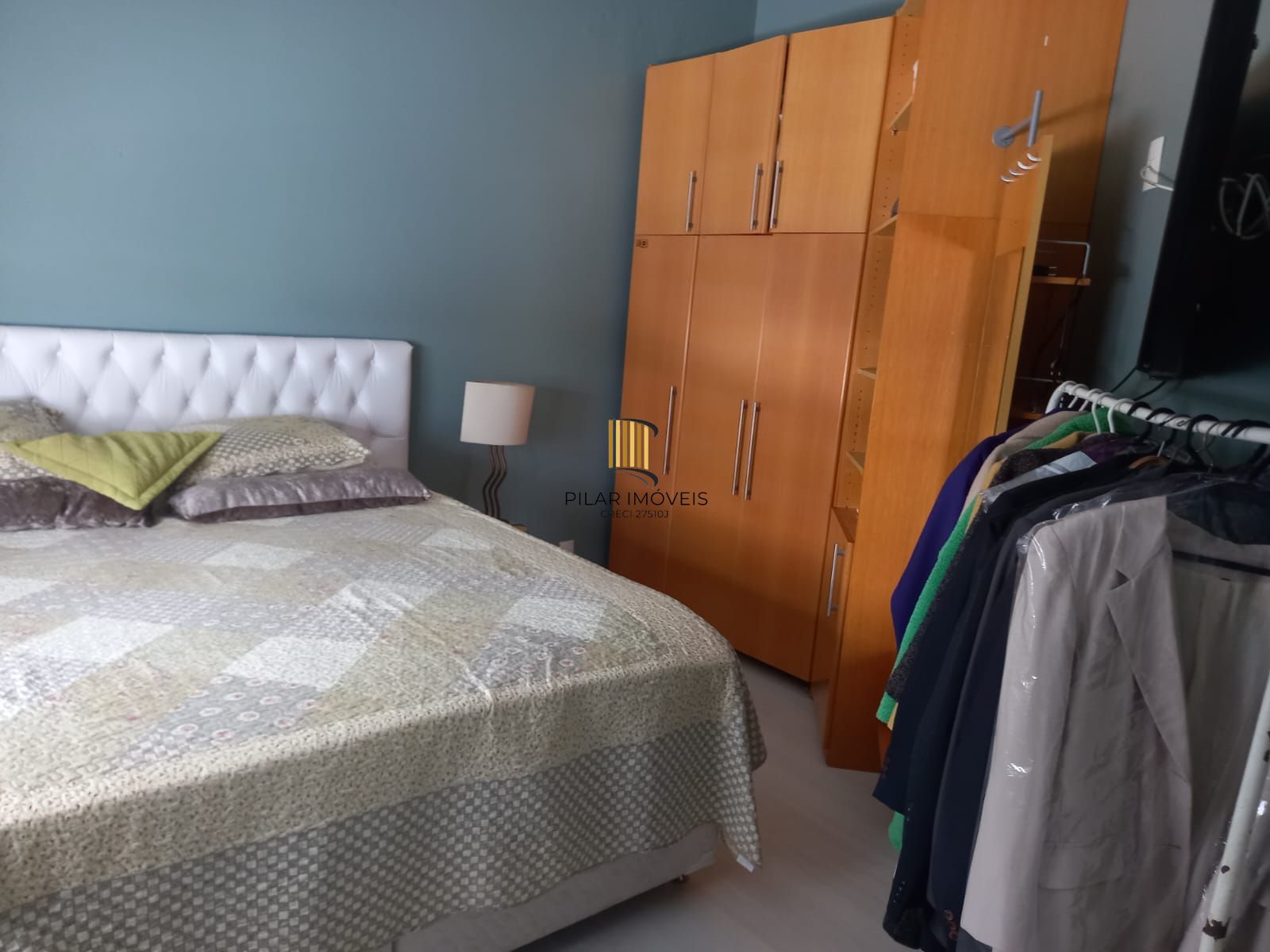 Vende-se sobrado com 5 quartos (3 suítes), 428m² e 3 vagas – Alto Petrópolis