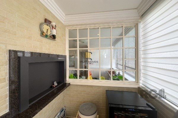 Apartamento de 3 Dormitórios com Suíte e 2 Vagas no Bairro Petrópolis - 160m²