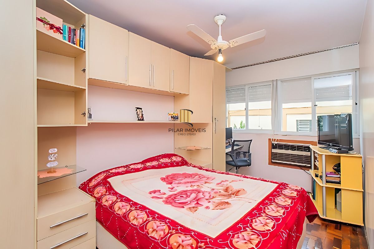 Vende-se apartamento com 3 quartos com closet - Petrópolis