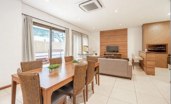 Vende-se apartamento com 3 suítes, 3 vagas e 136 m² - Petrópolis