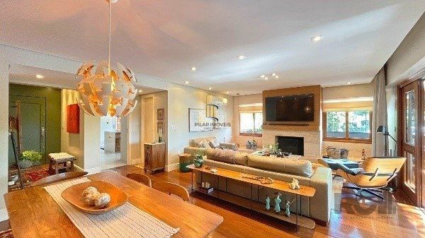 Apartamento de 200m², 4 quartos, 1 suíte e 4 vagas – Moinhos de Vento